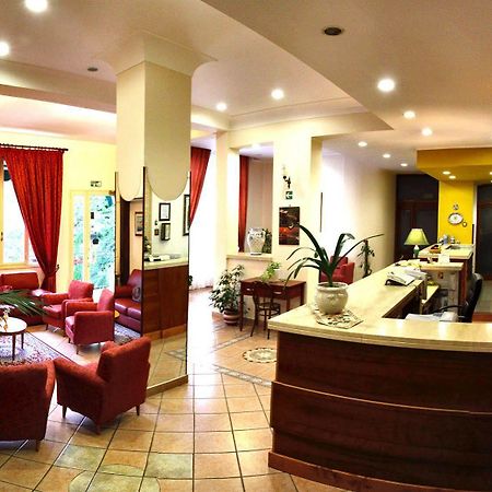 Hotel Mediterraneo เชฟาลู ภายนอก รูปภาพ