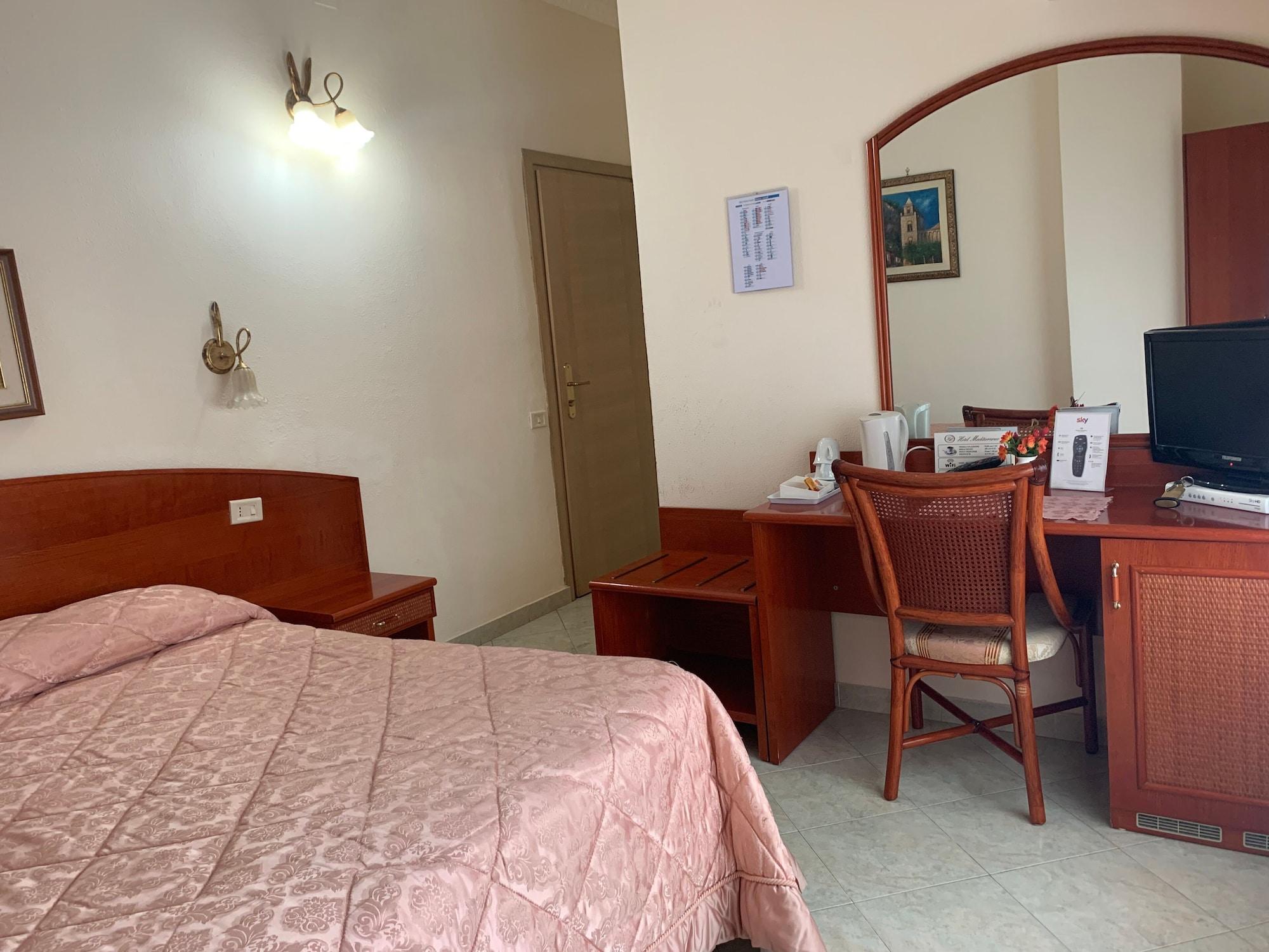 Hotel Mediterraneo เชฟาลู ภายนอก รูปภาพ