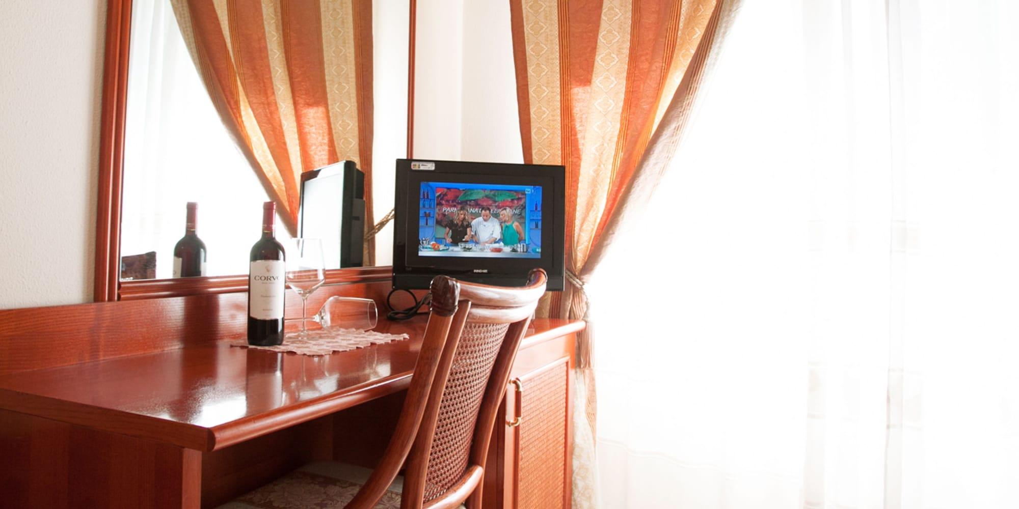 Hotel Mediterraneo เชฟาลู ภายนอก รูปภาพ