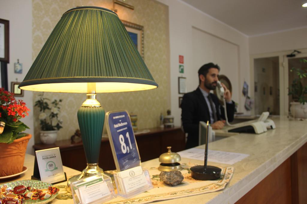 Hotel Mediterraneo เชฟาลู ภายนอก รูปภาพ