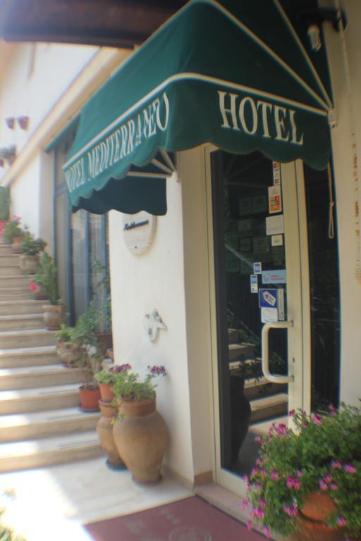 Hotel Mediterraneo เชฟาลู ภายนอก รูปภาพ